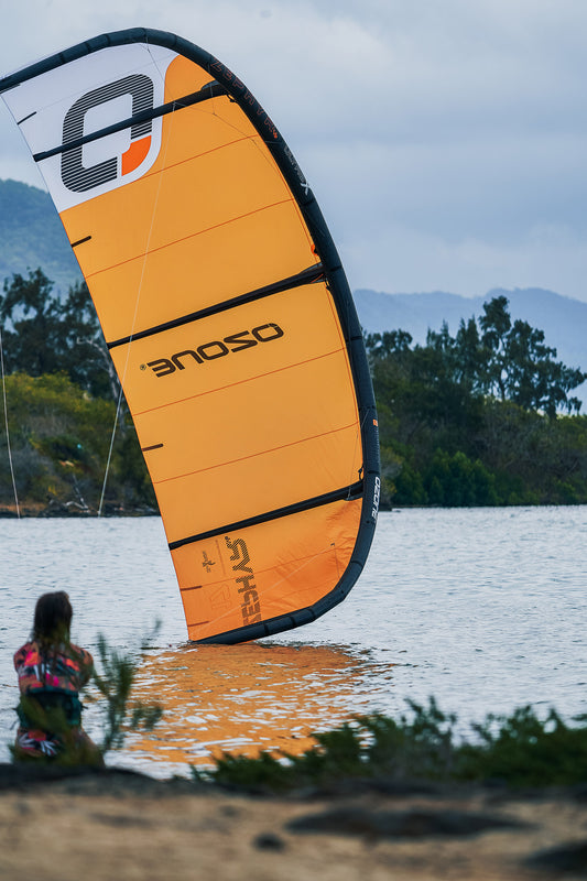 Ozone Zephyr V8 Ultra X — Action