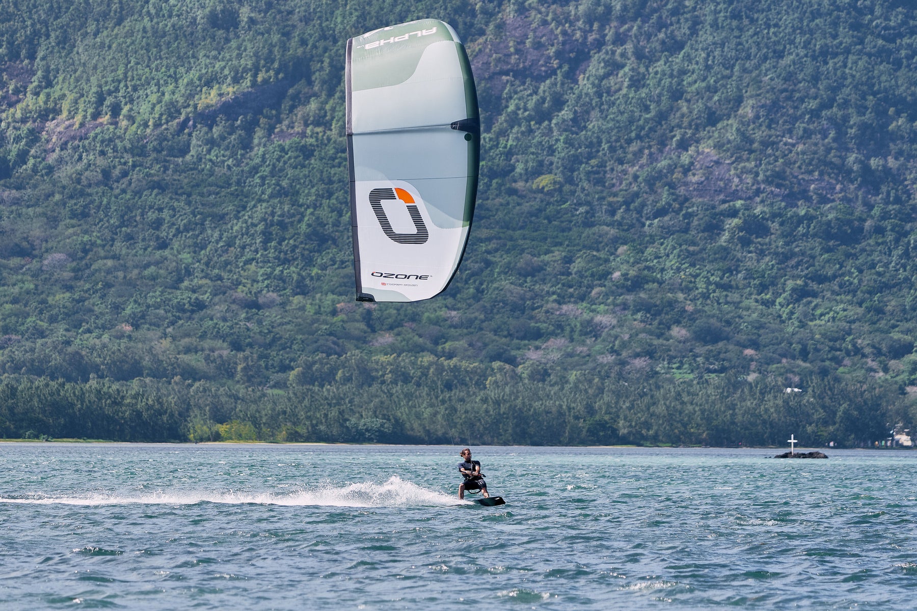 Ozone Alpha V3 Ultra X — Action