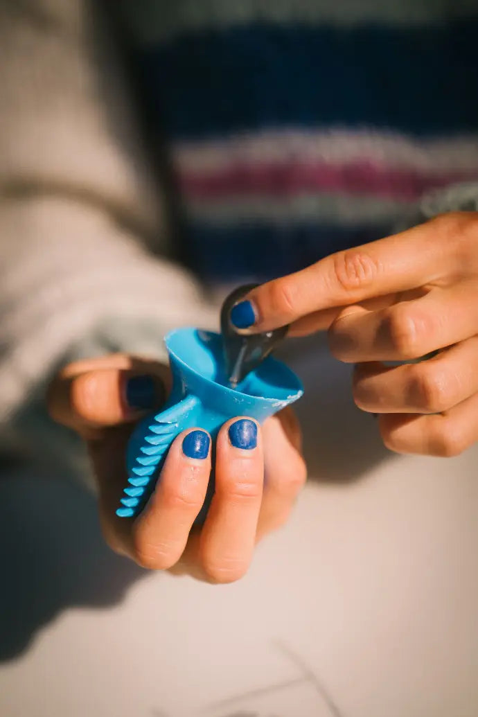 Surflogic Wax Dino Scraper