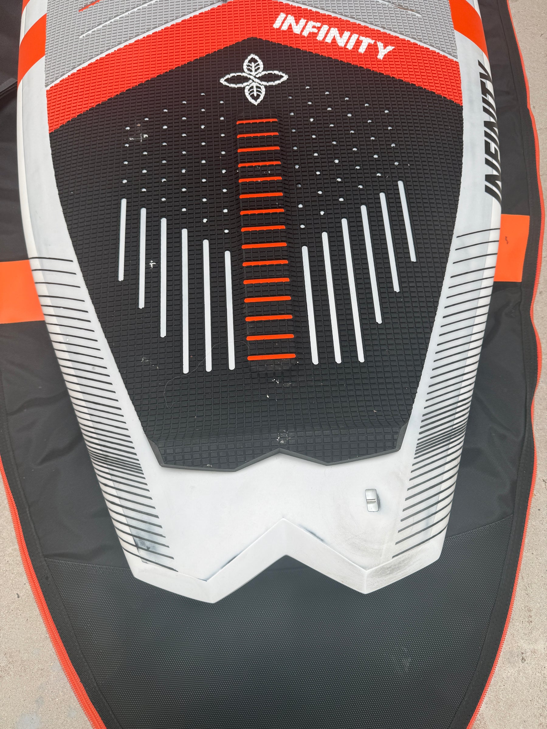 Infinity B-Line Twin - 8'2 x 30 - 115L - Ex Demo